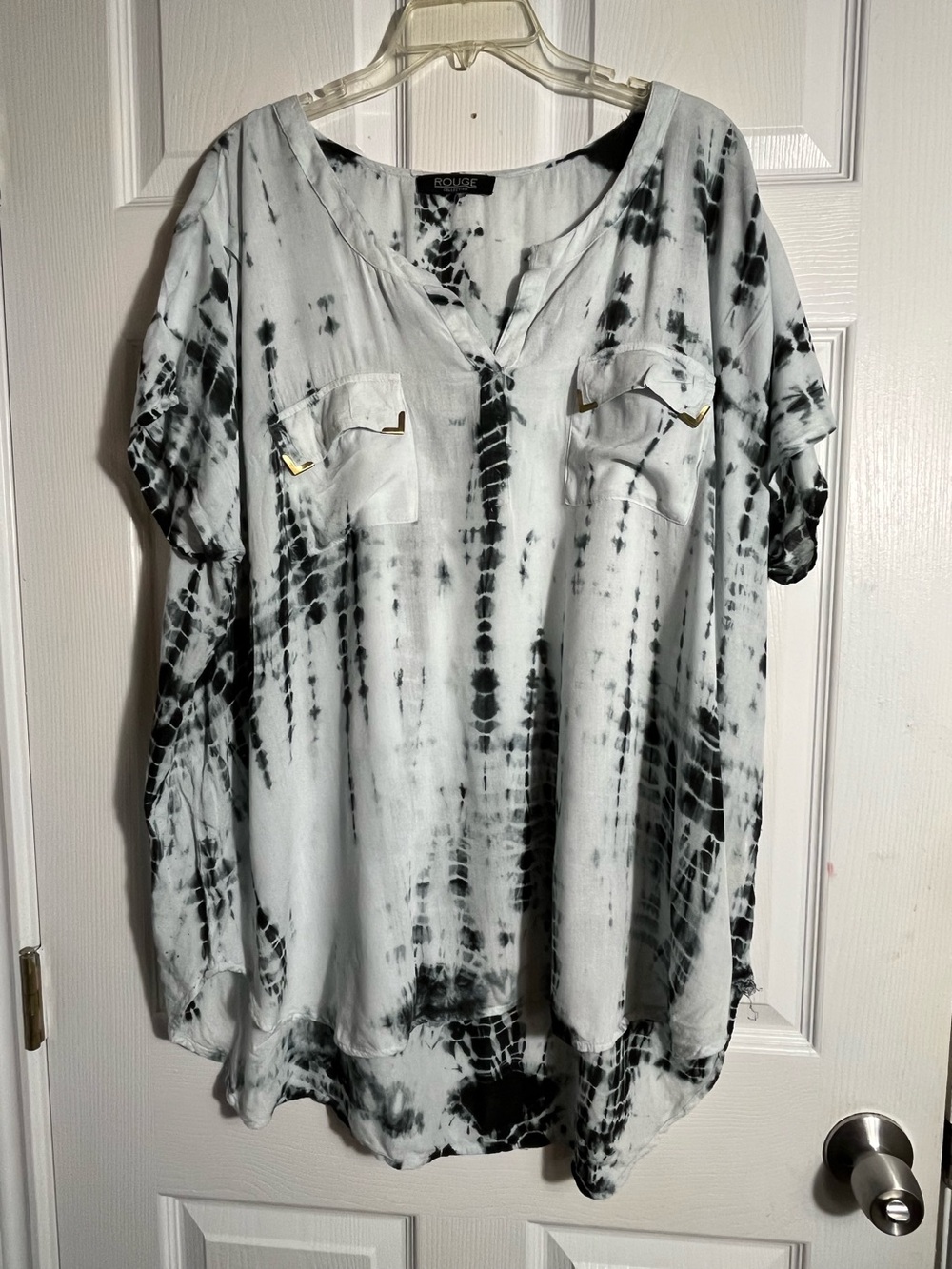 Rouge Black & White Tie-Dye V-Neck Blouse 2X